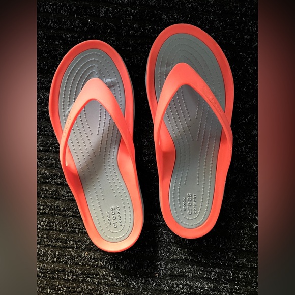 Crocs Swiftwater orange grey flip-flops Sandal size W4 for women or big kids - Picture 1 of 10